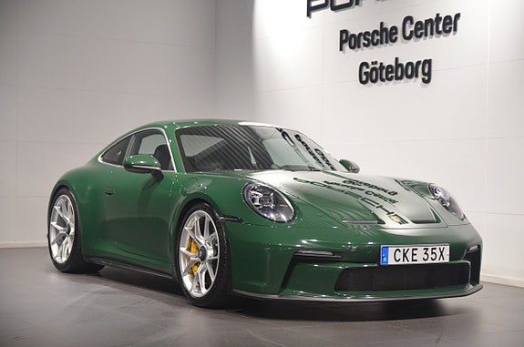 Porsche 911 GT3 2 of 5