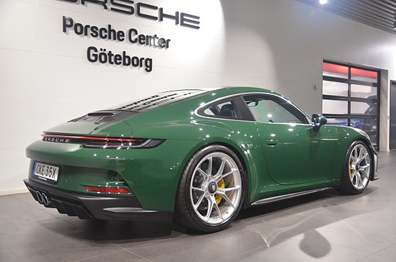 Porsche 911 GT3 4 of 5