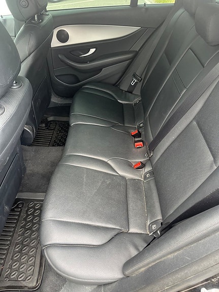 Mercedes-Benz E220 6 of 7