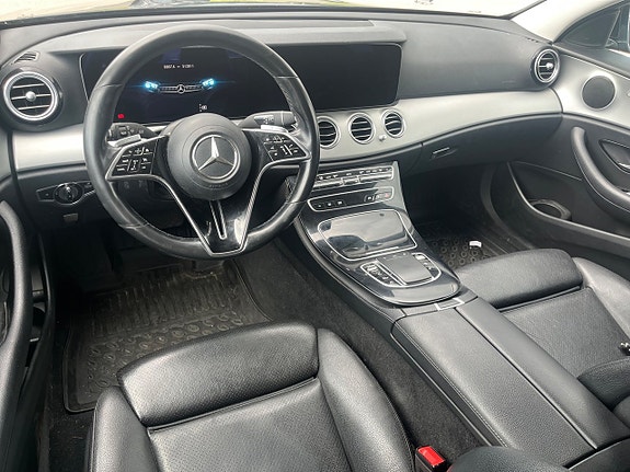 Mercedes-Benz E220 5 of 5