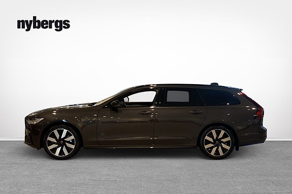 Volvo V90 2 of 5