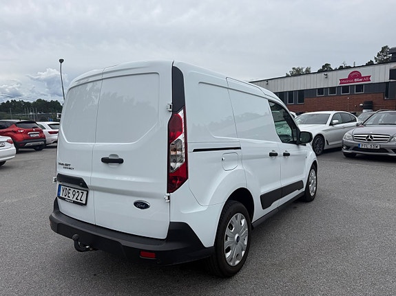 Ford Transit Connect 6 of 16