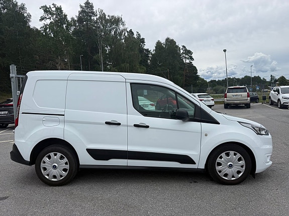 Ford Transit Connect 3 of 16