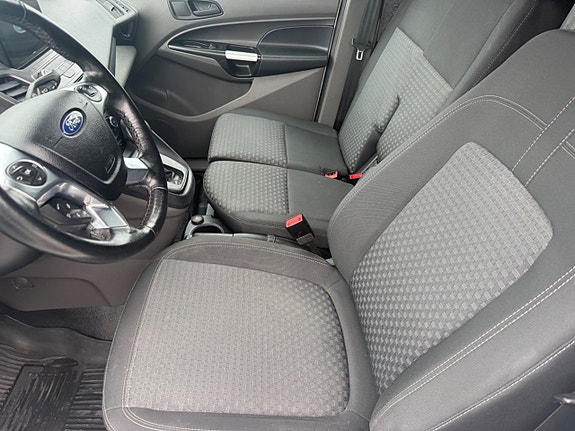 Ford Transit Connect 13 of 16