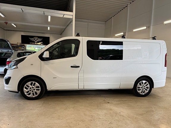 Opel Vivaro 4 of 5