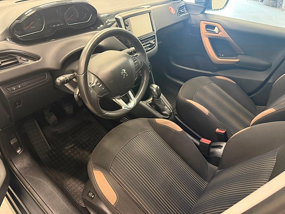 Peugeot 208 7 of 12