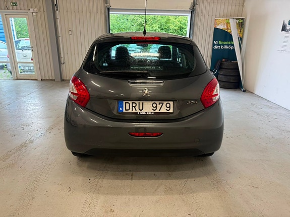 Peugeot 208 5 of 5