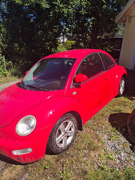 Volkswagen New Beetle 3 of 3