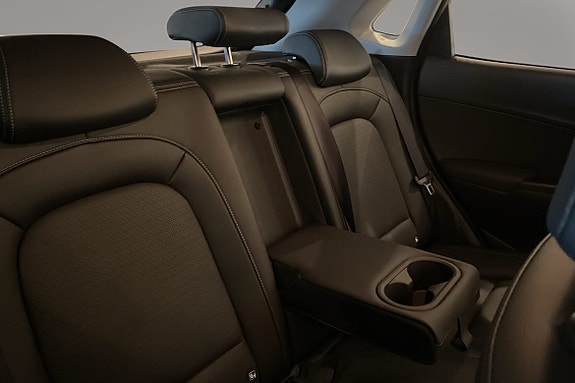 Hyundai Kona 2 of 5