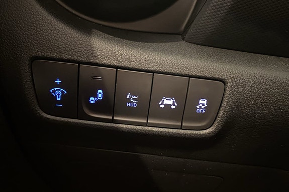 Hyundai Kona 3 of 5