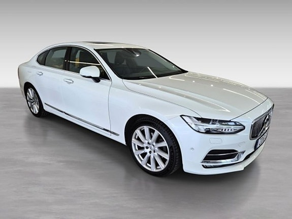 Volvo S90 2 of 5