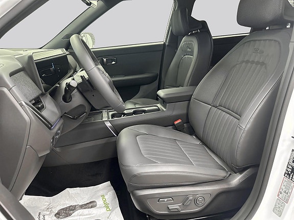 Kia Seltos 8 of 16