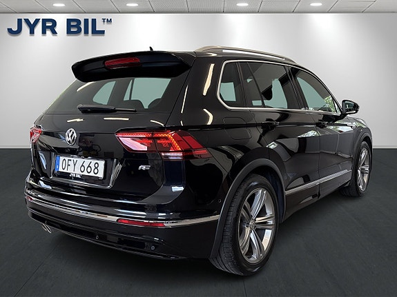 Volkswagen Tiguan 3 of 5