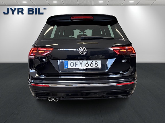 Volkswagen Tiguan 4 of 5