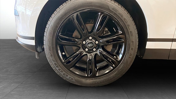 Land Rover Range Rover Velar 9 of 9