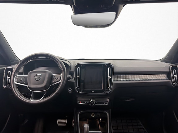 Volvo XC40 15 of 30