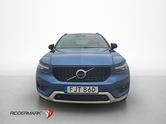Volvo XC40 2 of 5