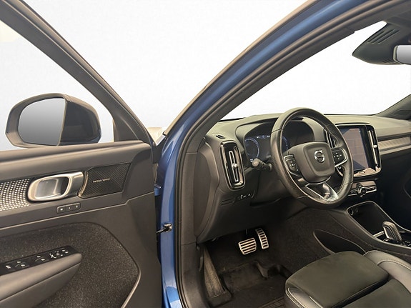 Volvo XC40 9 of 30