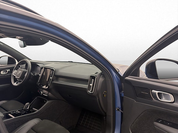 Volvo XC40 25 of 30