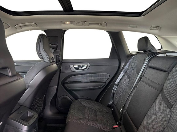 Volvo XC60 11 of 19