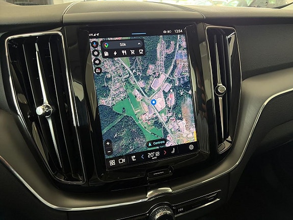 Volvo XC60 13 of 19