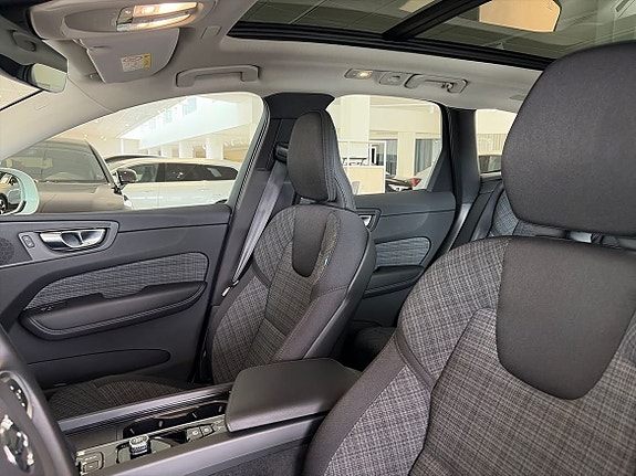 Volvo XC60 10 of 19