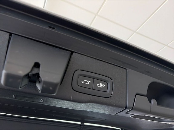 Volvo XC60 17 of 19