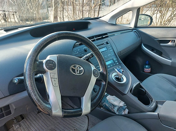 Toyota Prius 5 of 5