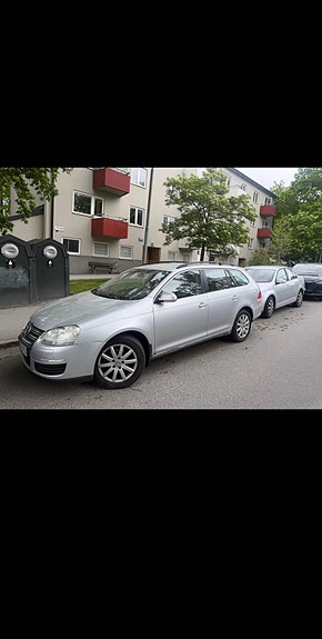 Volkswagen Golf V 2 of 10