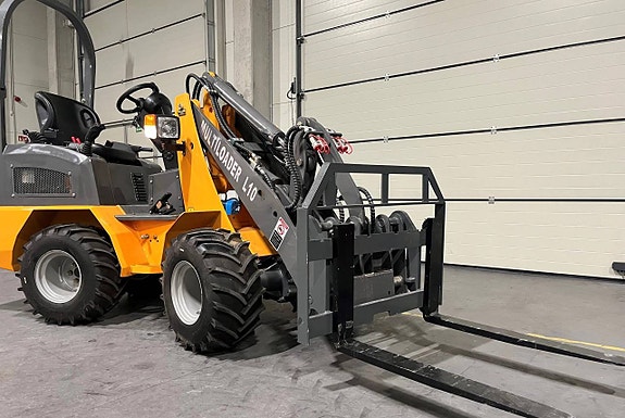 Multiloader L10 - kompakt hjullastare med Kubotamotor 2 of 5