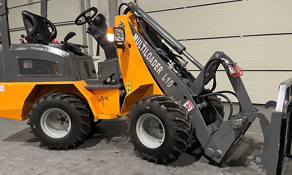 Multiloader L10 - kompakt hjullastare med Kubotamotor 4 of 5