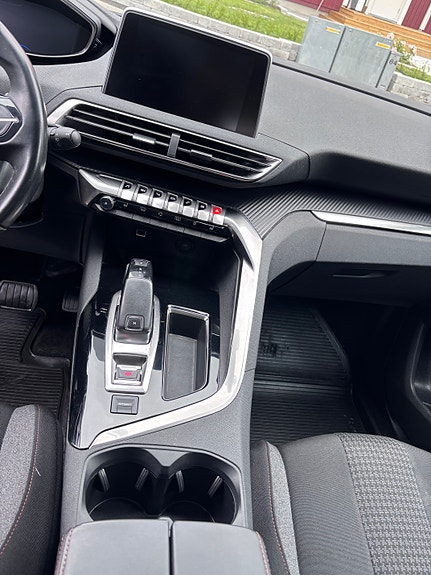 Peugeot 5008 3 of 5