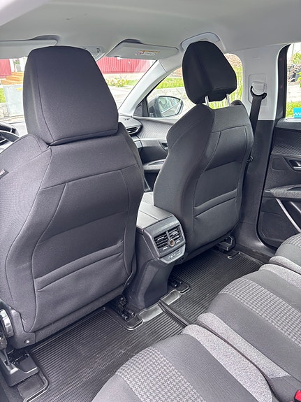 Peugeot 5008 4 of 5