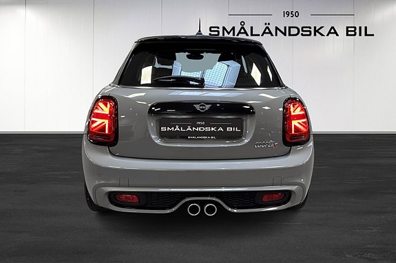MINI Cooper S 5 of 5