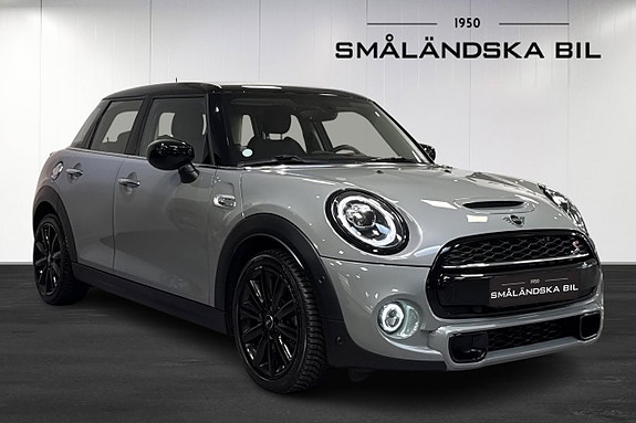 MINI Cooper S 3 of 5
