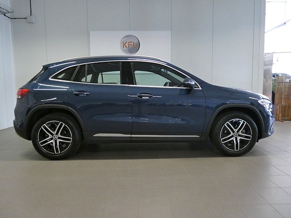 Mercedes-Benz GLA180 7 of 19