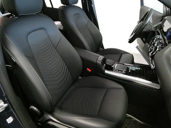Mercedes-Benz GLA180 16 of 19