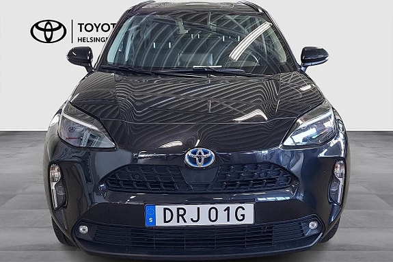 Toyota Yaris Cross 2 of 5