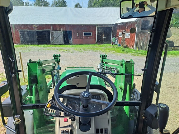John Deere 5620 Premium 7 of 9
