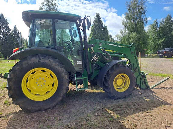 John Deere 5620 Premium 4 of 5