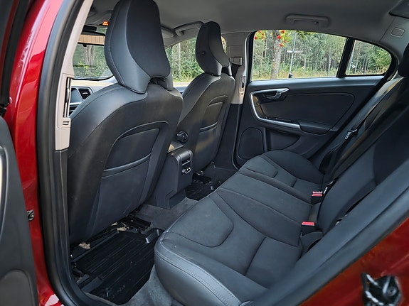 Volvo S60 7 of 10