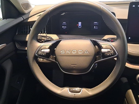 Skoda Superb 11 of 15