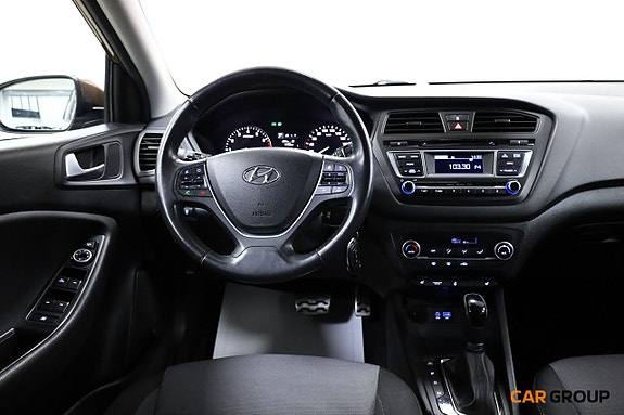 Hyundai i20 10 of 18