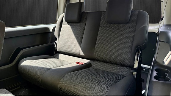 Volkswagen Caddy Maxi 9 of 9