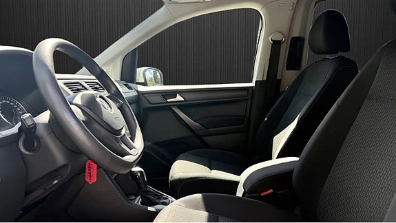 Volkswagen Caddy Maxi 6 of 9