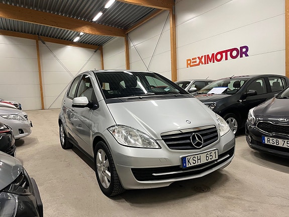 Mercedes-Benz A160 2 of 5