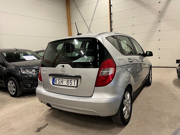 Mercedes-Benz A160 3 of 5