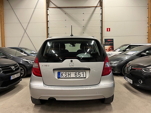 Mercedes-Benz A160 4 of 5