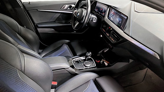 BMW 120 3 of 5