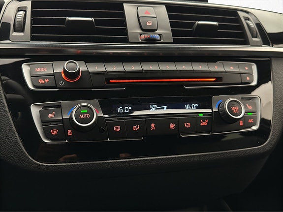 BMW M140i 25 of 30